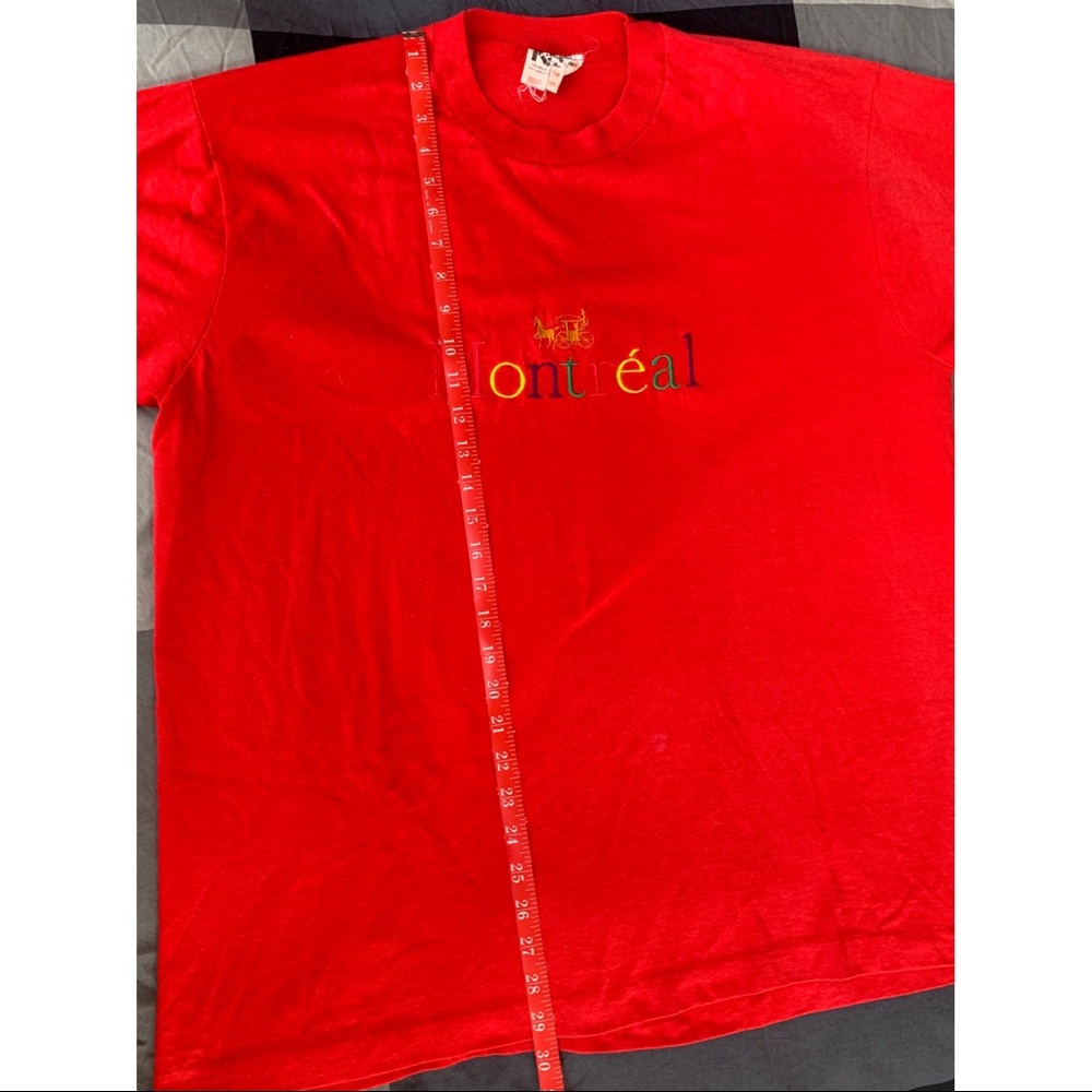 Vintage Montréal single stitch red graphic tee - Picture 9 of 14